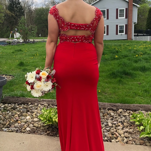 Red Homecoming/Prom Gown - Picture 2 of 4